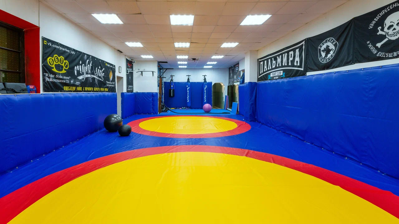 Клуб смешанных единоборств 