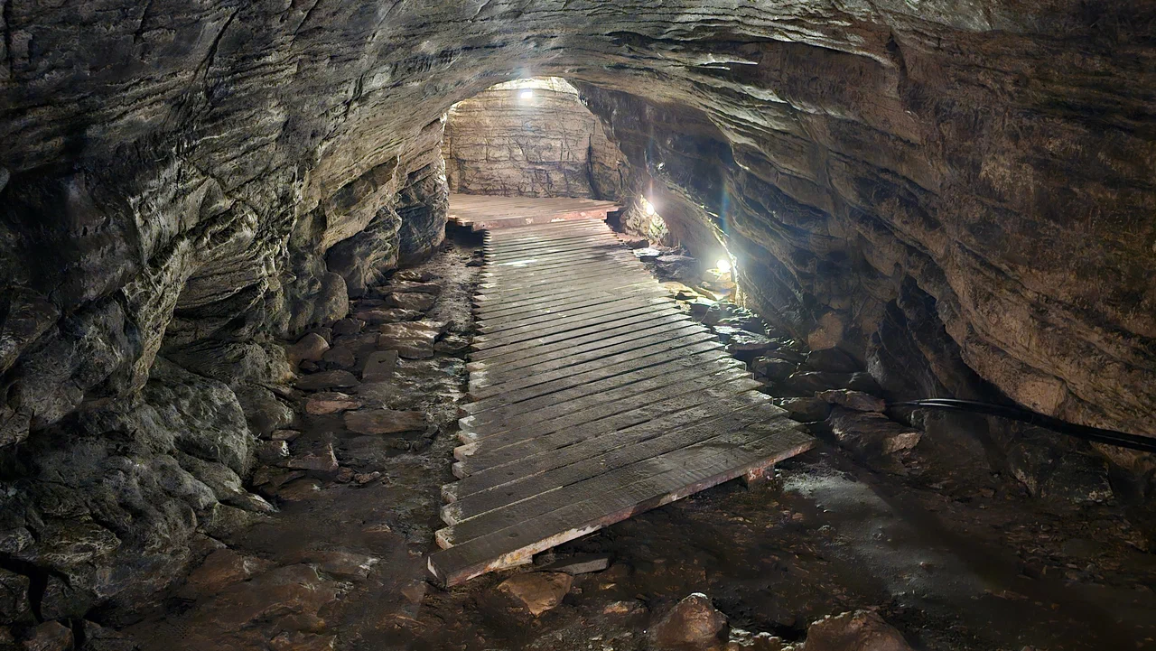 Ахштырская пещера